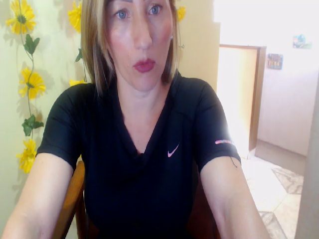 Live sex webcam photo for SHAYRA_ #264525777