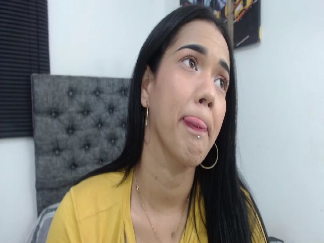 Live sex webcam photo for Andrea_greey #254664800