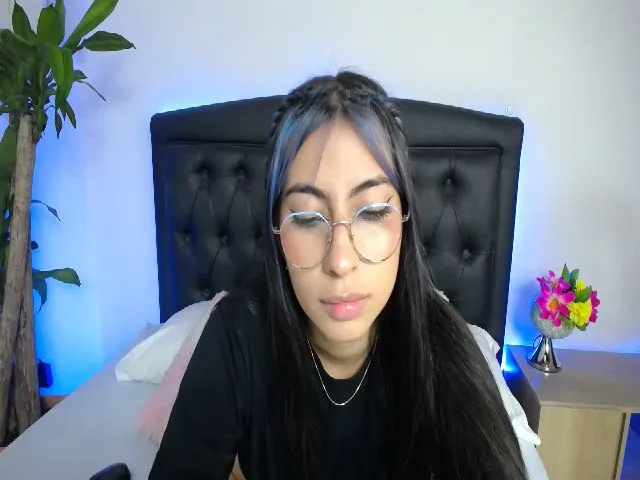Live sex webcam photo for Mairerf #263177311