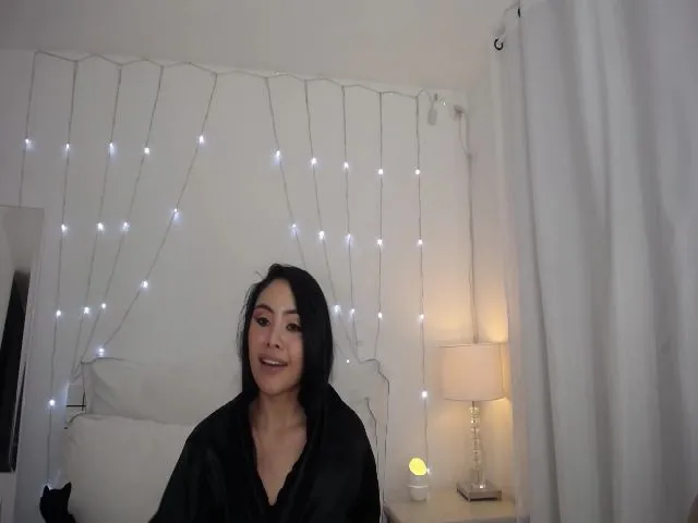 Live sex webcam photo for Marianviolet #256707807