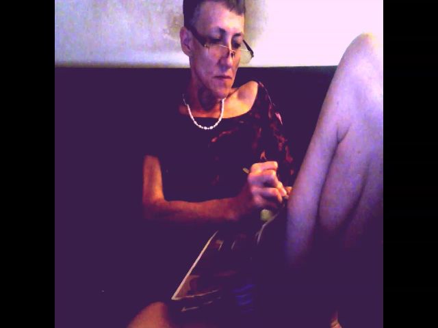 Live sex webcam photo for Sexygeny #253690622