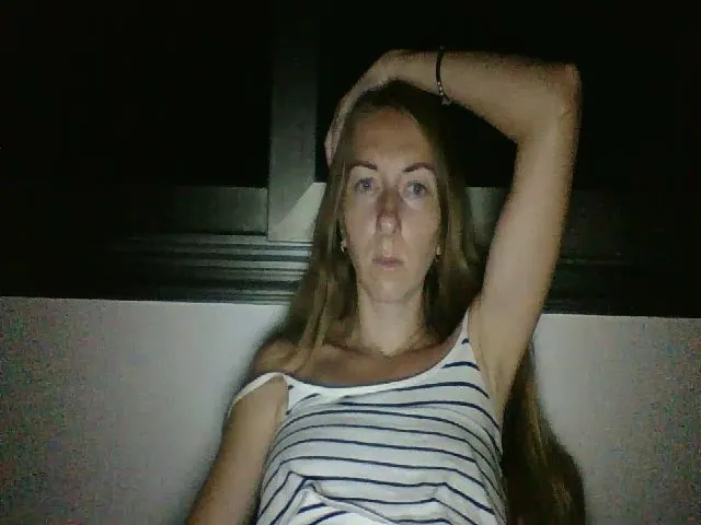 Live sex webcam photo for CheelyWilly #255737281