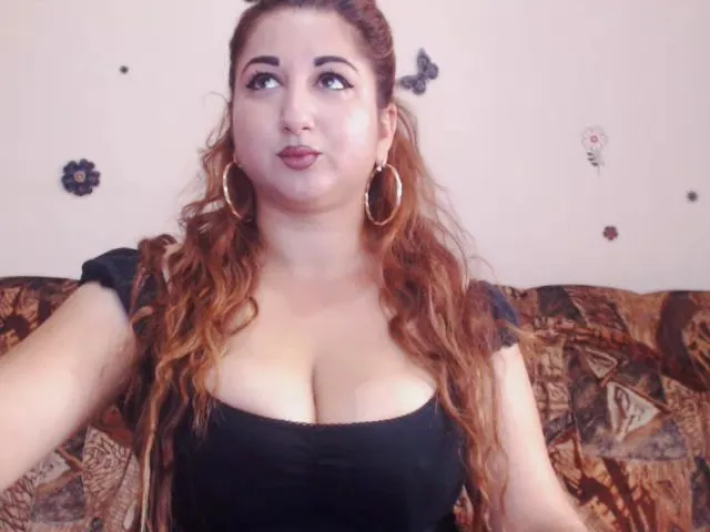 Live sex webcam photo for KinkyMyax #264143600