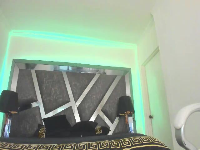 Live sex webcam photo for Marnie_Jones #261873731