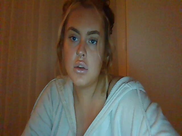 Live sex webcam photo for Hattiexox1 #262820874