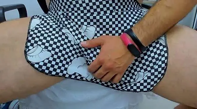 Live sex webcam photo for MiaByChristian #242102490