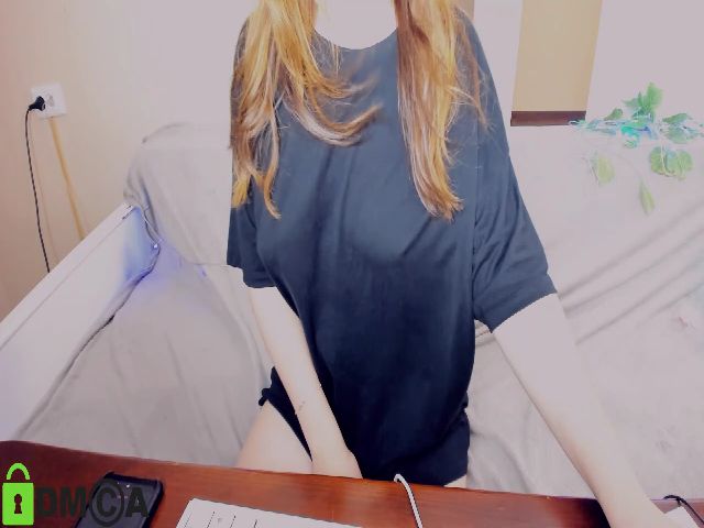 Live sex webcam photo for VellaB #262618492