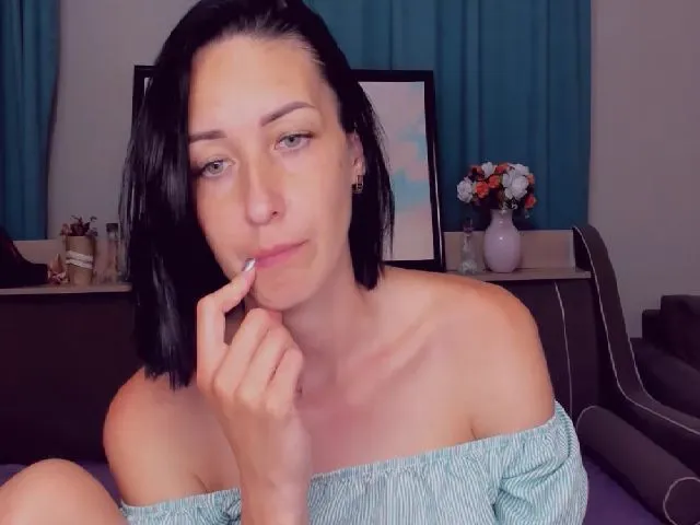 Live sex webcam photo for DorothyRoze #255423838