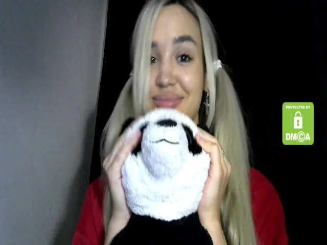 Live sex webcam photo for MyyDream #257753436