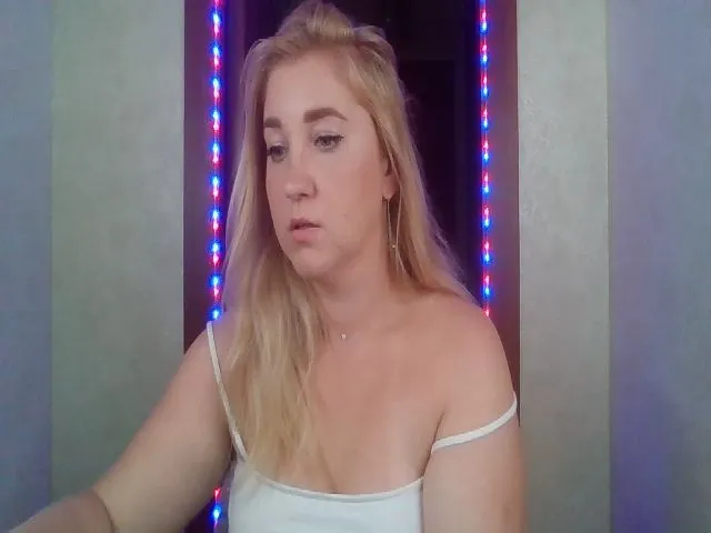 Live sex webcam photo for Ollydoll1 #261673958