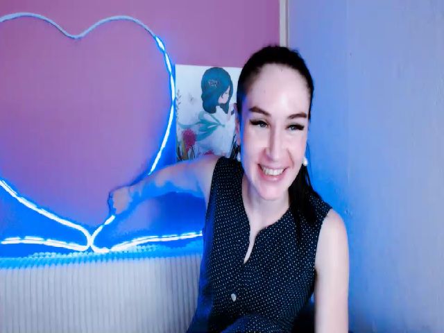 Live sex webcam photo for Lilly_Shine #252725772