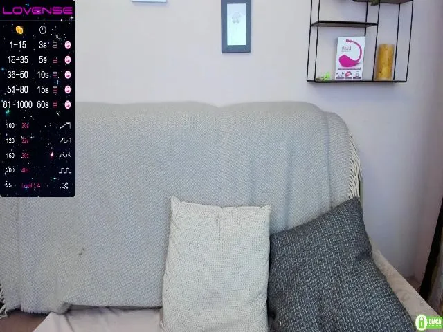 Live sex webcam photo for FoxyDarkX #264903000
