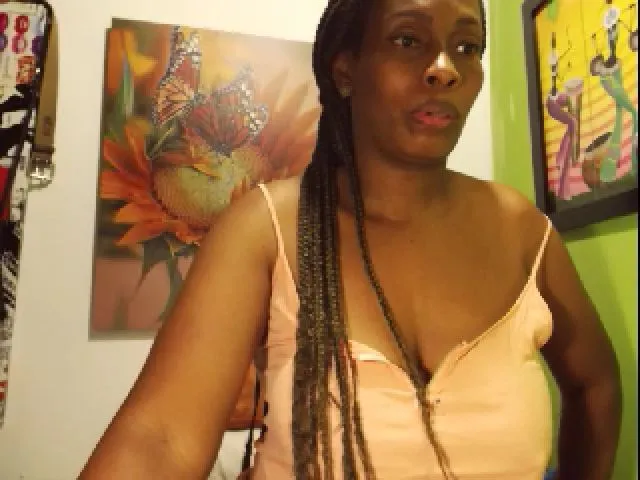 Live sex webcam photo for zoenaomi #256135077