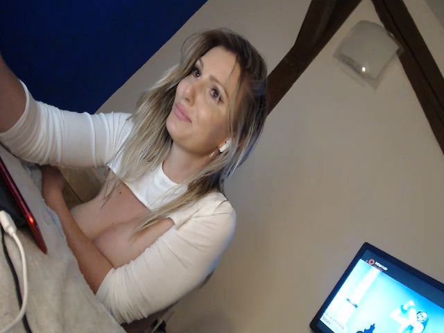 Live sex webcam photo for Simonka #254327621