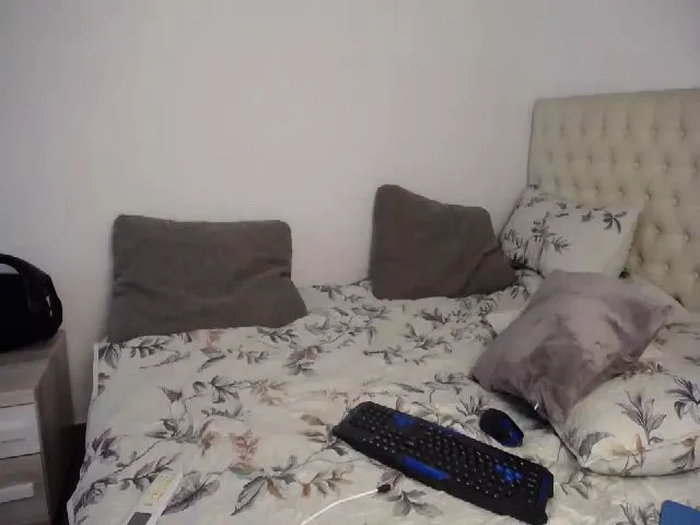 Live sex webcam photo for MummysPrinces #263704072