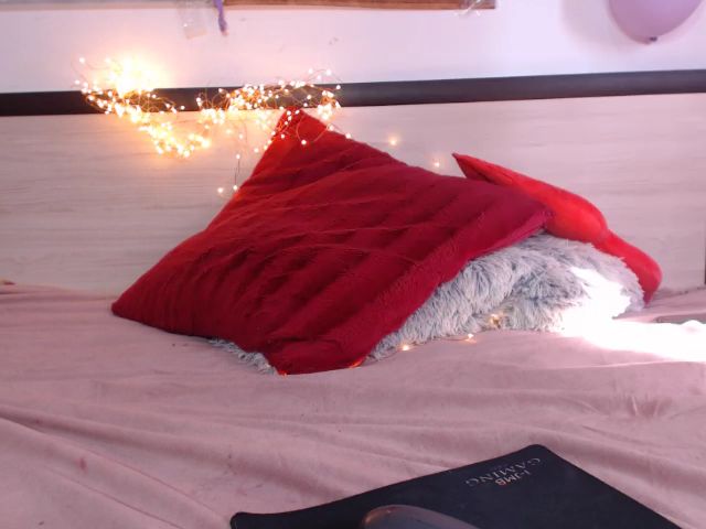 Live sex webcam photo for TIFFANY__MFC #253793492