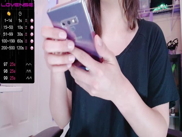 Live sex webcam photo for moonlitfox #254991573