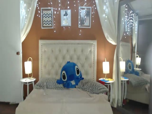 Live sex webcam photo for Vicky_Guzman #265064759