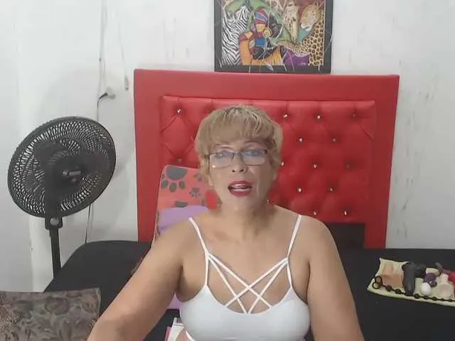 Live sex webcam photo for lilyhung50 #240948451