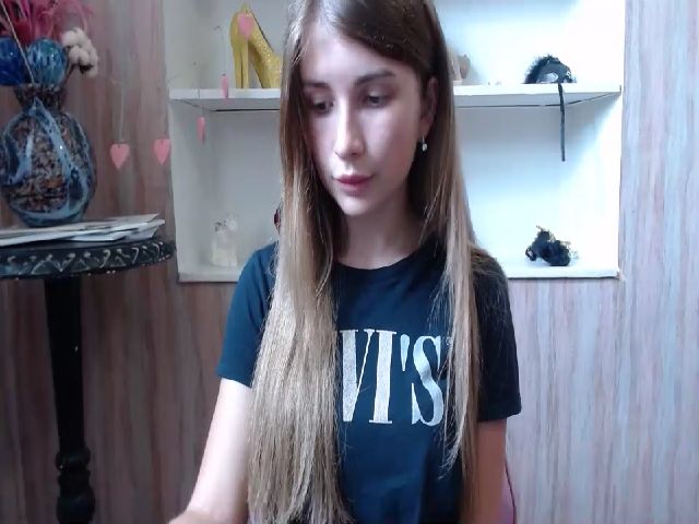 Live sex webcam photo for your_lina18_ #255638019