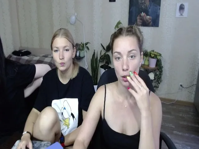 Live sex webcam photo for Emi_lywild #256185534