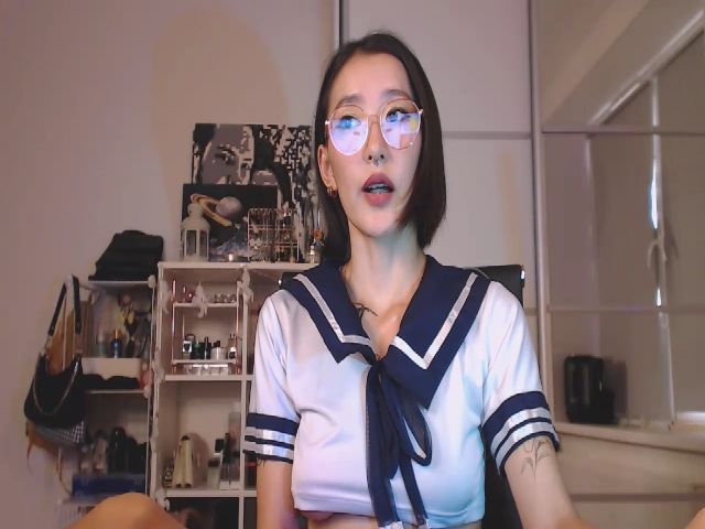 Live sex webcam photo for KellyAsian #255106633