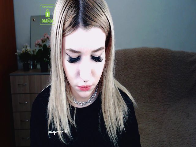 Live sex webcam photo for Alison_Moonli #257171349