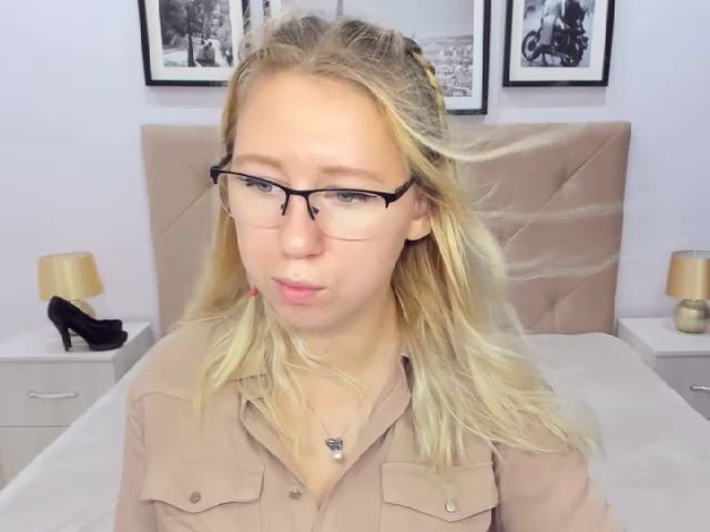 Live sex webcam photo for LizaSwan #255278545