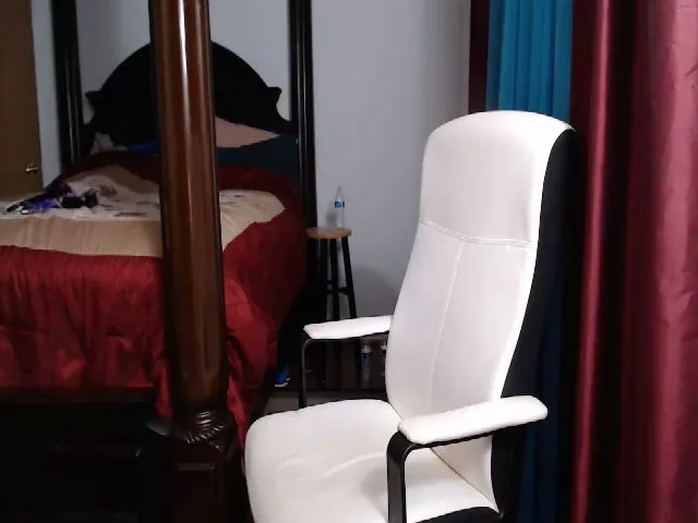 Live sex webcam photo for Littlekai2021 #263005081