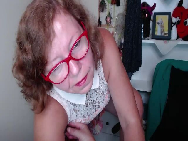 Live sex webcam photo for Adele_69 #262977471