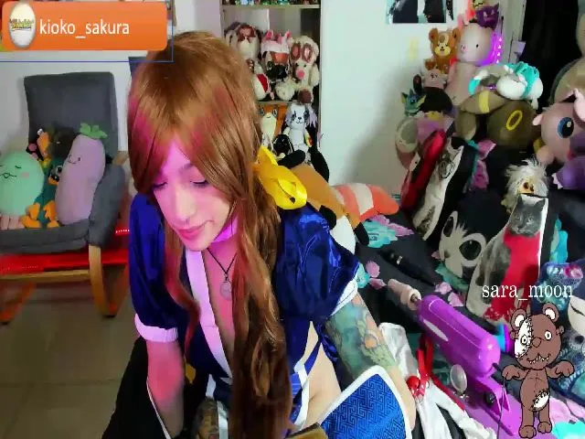 Live sex webcam photo for Sara_Skys #261962614