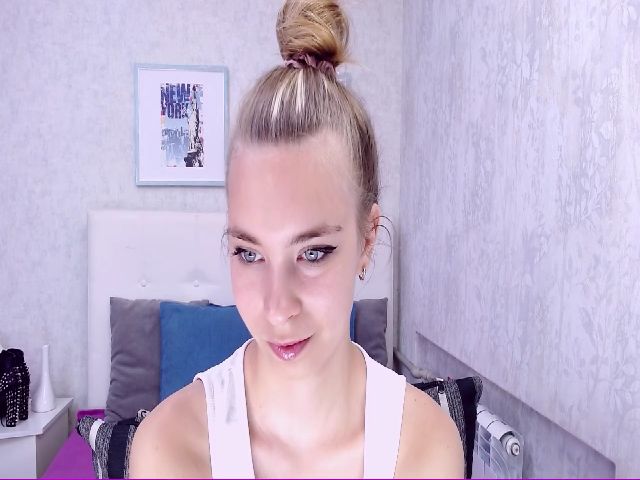 Live sex webcam photo for RossandaShy #255240535