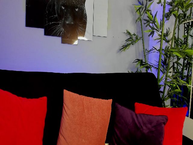 Live sex webcam photo for Violet_03_ #259289305
