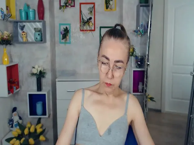 Live sex webcam photo for Greybunny #254110247