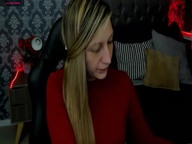Live sex webcam photo for hania_bru26 #259103901