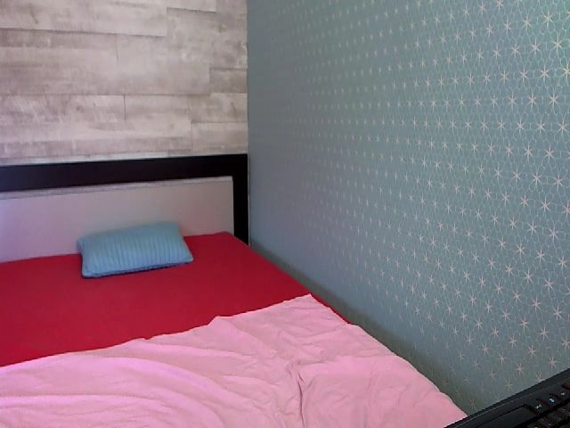 Live sex webcam photo for HugeBoobsErin #264096312