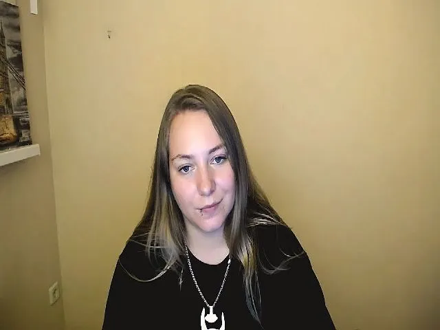 Live sex webcam photo for StellaJ_ #260035585