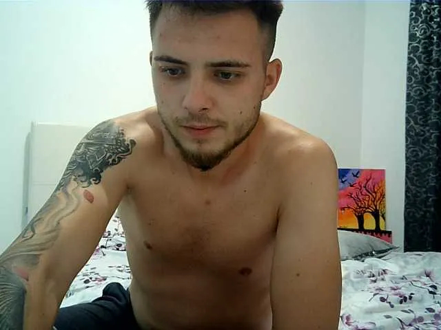 Live sex webcam photo for YOUNGCOUPLE20 #249843665