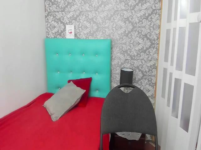 Live sex webcam photo for gia_cooper #260534461