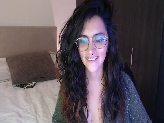 Live sex webcam photo for Amelie_moon_ #253236387