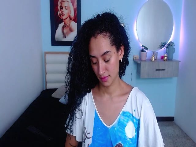 Live sex webcam photo for Jade_lee88 #255965095