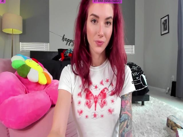 Live sex webcam photo for KasaraWood #258364288