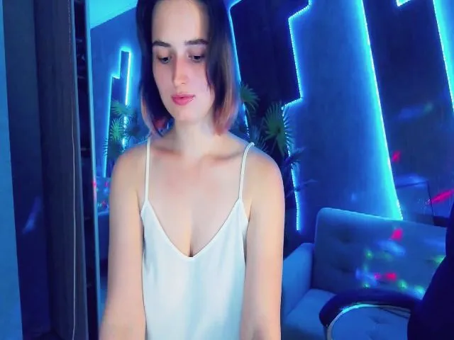 Live sex webcam photo for MileyDreams #256533113