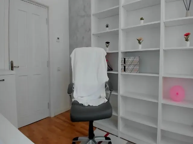 Live sex webcam photo for VanessaCroft #254113870