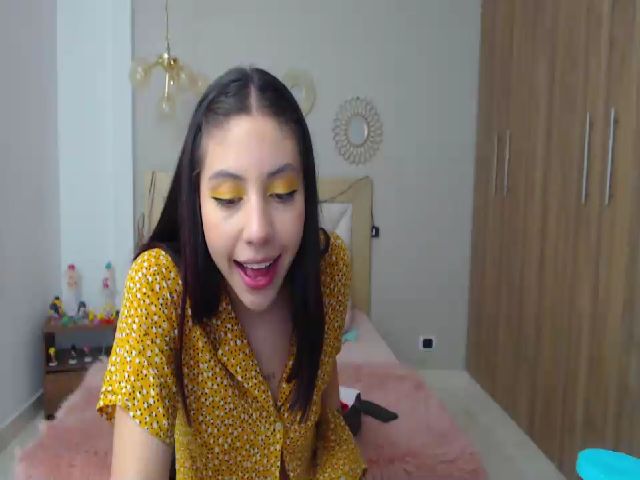 Live sex webcam photo for Emily_evans18 #265296883