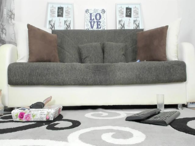 Live sex webcam photo for Jessyblondex #262690737