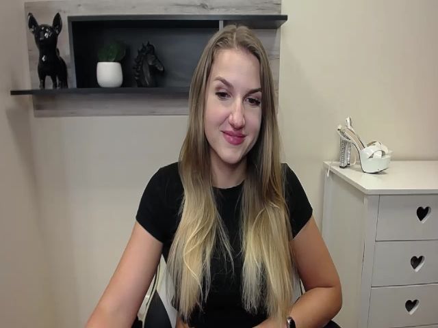 Live sex webcam photo for WILDemilly #256237155