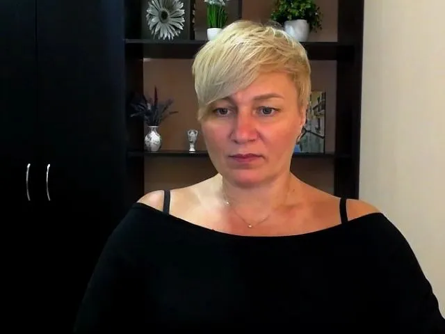 Live sex webcam photo for KailyMey #253848197