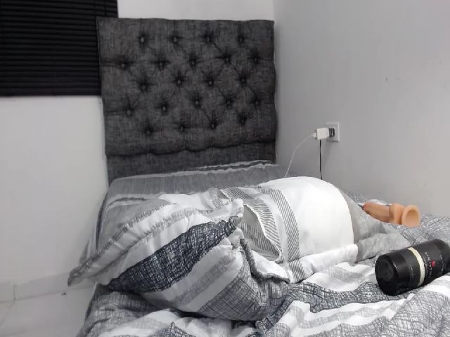 Live sex webcam photo for Andrea_greey #255521220