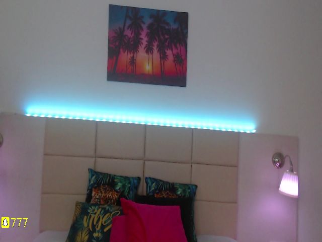 Live sex webcam photo for LaniaJ #263565011